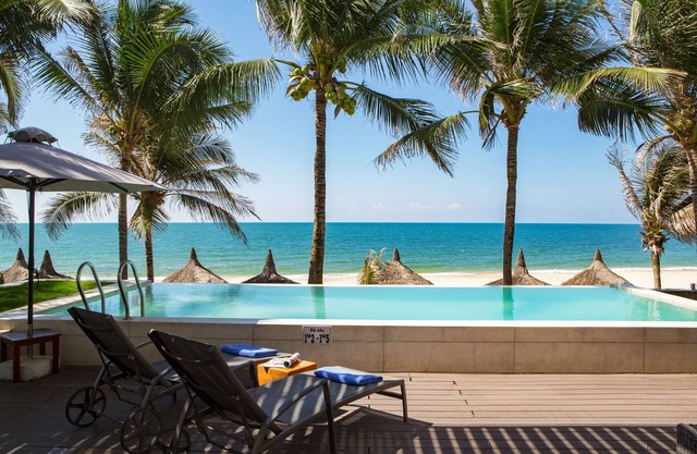 The Cliff Resort & Residences
