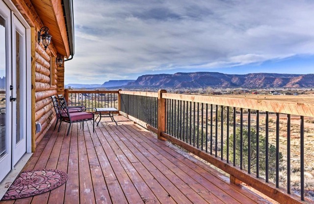 The Cliffrose Cabin - Hike, Relax, Explore!