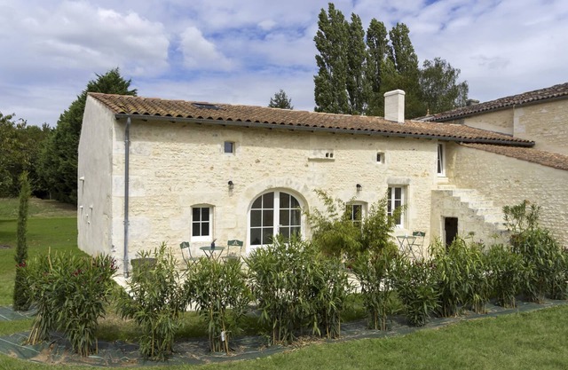 The Clos de Tesson charming cottage Saintes l'Agapanthe