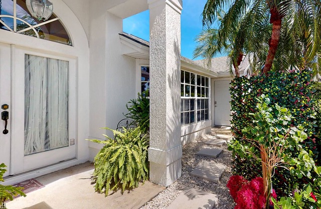 The Coconut Cottage | House in Melbourne close to Canaveral National Seashore