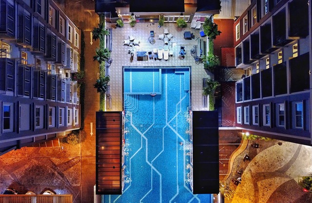 The Contrast i Hotel