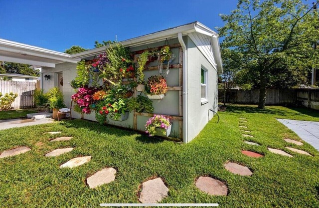 The Cook Cottage sleeps 4 in Dunedin