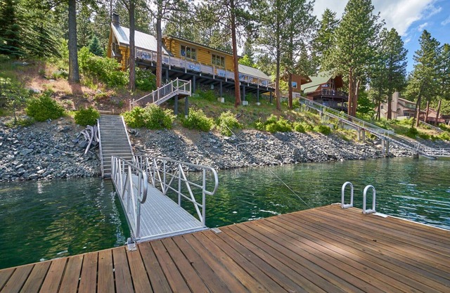The Copper Lodge at Wallowa Lake