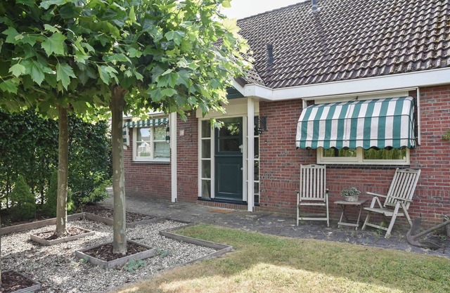 The Cosy Cottage: Country charm with Hot tub & Sauna!