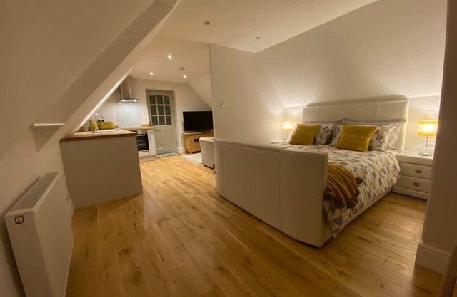 The Cotswold Stowaway, Perfect Luxurious Retreat!