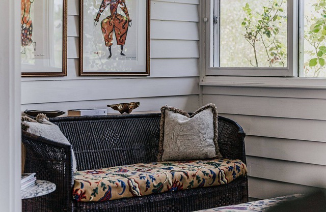 The Cottage at Crofters Fold ~ Daylesford Macedon Region ~ Chic Farmhouse!