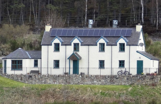 The Cottage Bogroy - welcoming cottage in the Cairngorms, perfect for families.