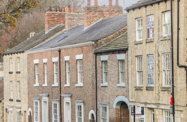 THE COTTAGE, family friendly, with open fire in Knaresborough