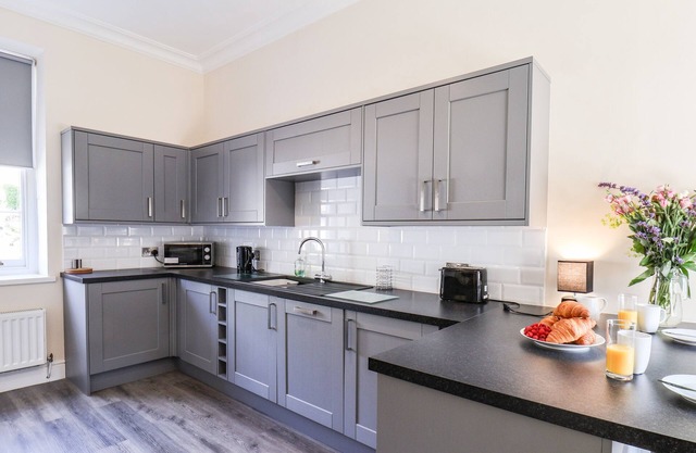 THE COTTAGE, family friendly in Hutton Rudby