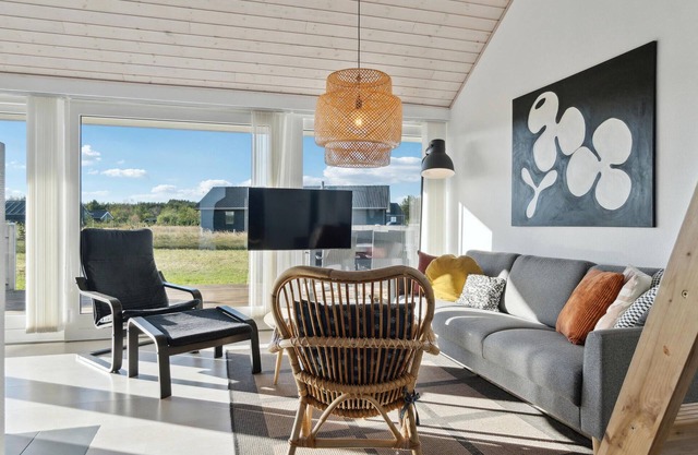 The cottage is located in a beautiful area.