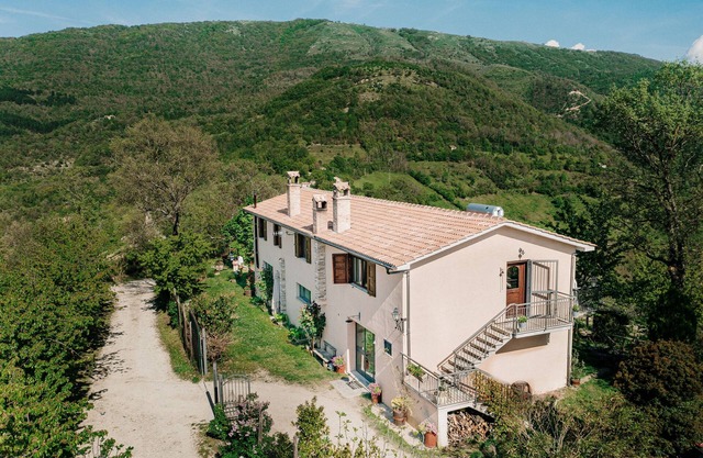 [The Cottage] Lake Turano 4 bedrooms 1h from Rome