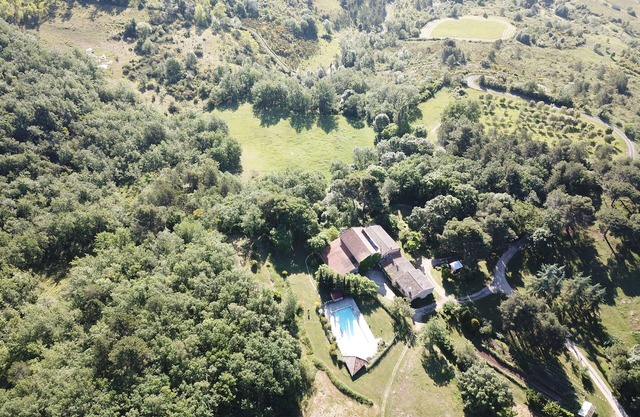 THE COTTAGE OF RURAL Bergnes, in the shade of large pine trees with pool