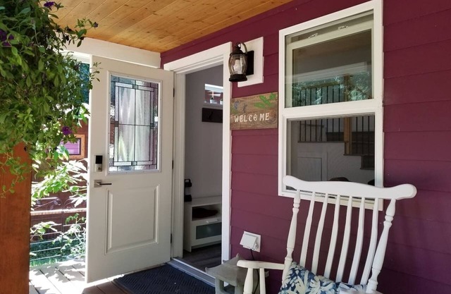 The Cottage on Claire