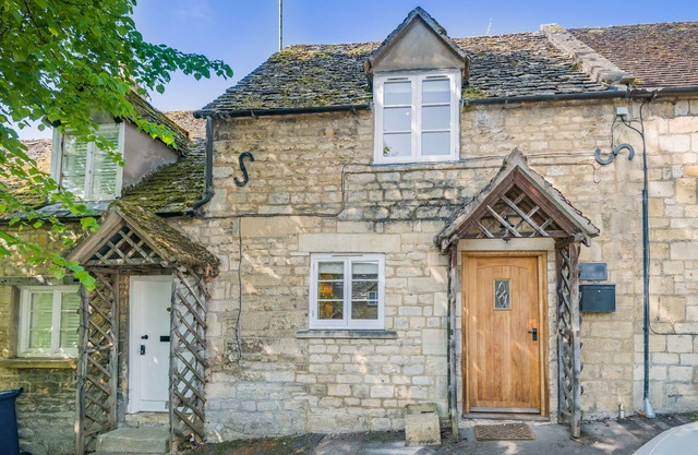 The Cottage - Vineyard Street