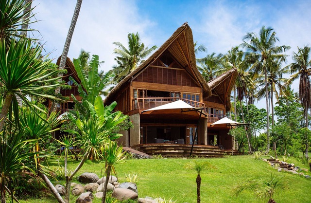 The Cove Bali - Beach Front - Private Chef, Swimming Pool, Tennis Court