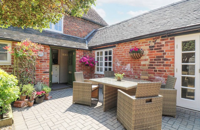 THE CREAMERY, family friendly, luxury holiday cottage in Alrewas