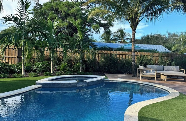 The Crew House - Welcome to your new favorite getaway in Jupiter, Florida!