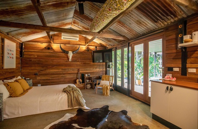 The Dairy Cottage - rustic timber cottage with outdoor living, set on acreage