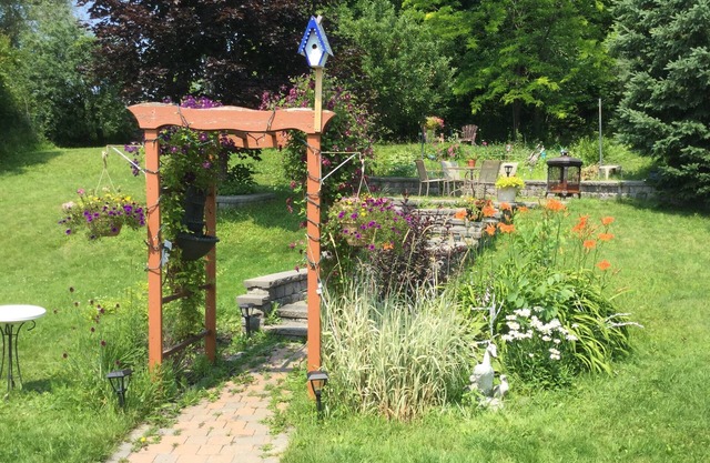 THE DAISY HOUSE - Artist Retreat