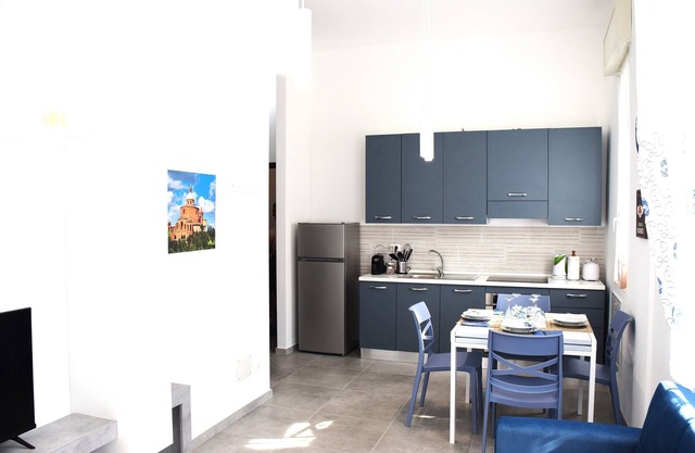 THE DIMORA IN BLUE NEAR THE FAIR, UNIVERSITY, SANT'ORSOLA POLICY CENTER.