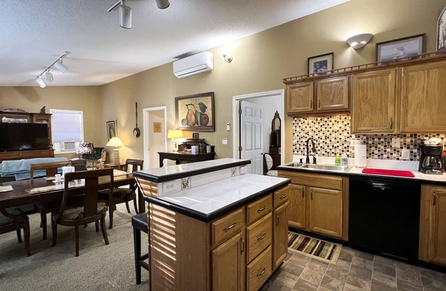 The Dose - 2BD/2BA Roommate Style Apartment - Near Lake Tobesofkee
