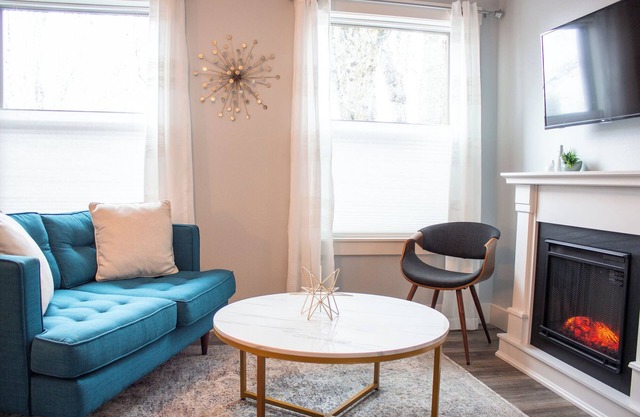 The Douglas on Third Owner's Suite: Adorable Apartment on Downtown 3rd Street