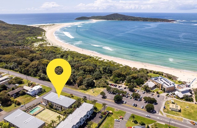 The Dunes, 15/38 Marine Dr - fabulous unit with pool, tennis court & across the road to the beach