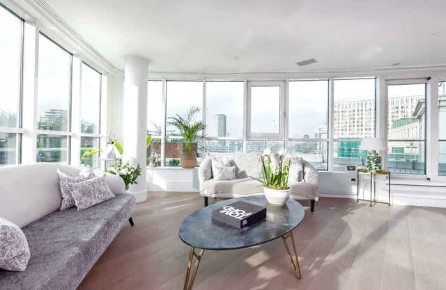 The English Rose. Luxury 3 bed with private terrace - by Out of Office Lifestyle