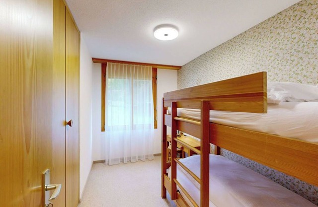The Erizun E3 is located in a quiet residential development of 5 houses.