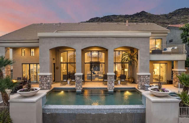 The Estate- Beautiful home with heated pool and pontoon boat.