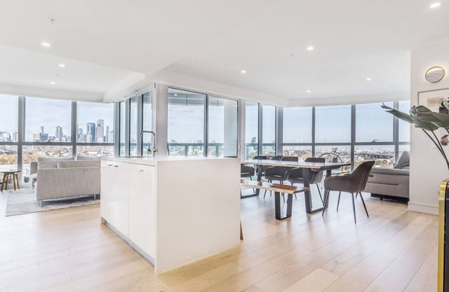 The Fawn Relish in Sub Penthouse Panorama