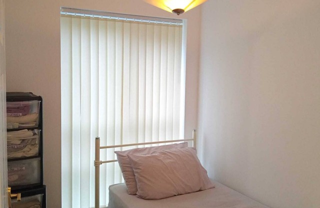 The Flat - few minutes from Wolverhampton train station. Ideal for family of 5