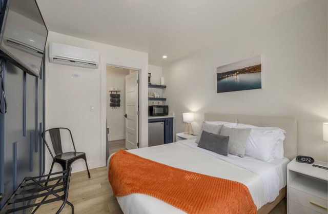 The Flats - Suite 10 - Downtown CDA!
