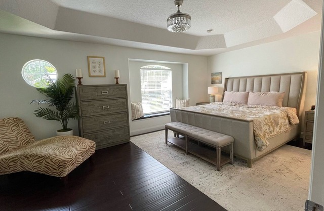 The Floral Cove…Family Friendly 15 mins from MCO airportn 20 mins from Disney