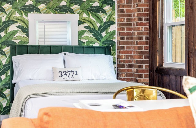 The Florida Room - Eclectic Studio in Sanford, FL!