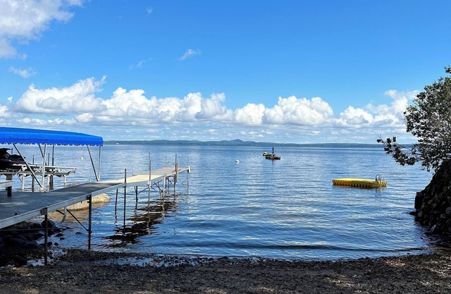 The Flying Mermaid - A cute and cozy lake view cottage just steps to Sebago Lake
