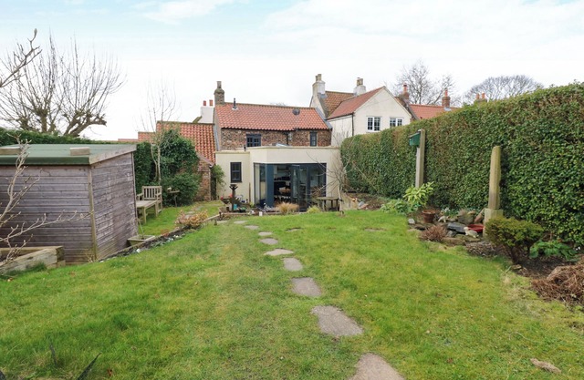 THE FOLD, 5-6 ROSE TERRACE, pet friendly, with open fire in Yarm