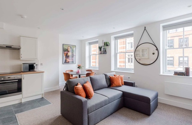 The Foley Residence - Fitzrovia - by Frankie