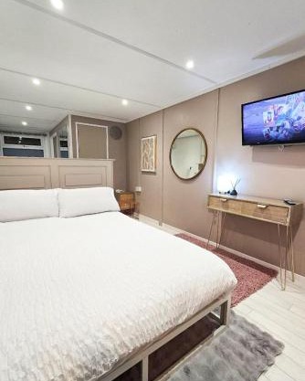 The Fourwinds Cosy Cabin- 15mins to Belfast city