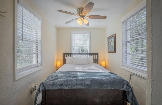 The Garden House - 2.0 miles to Sanford Stadium