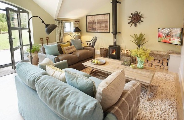 The Gardener's Bothy, is a stylish refurbished self catering holiday cottage on the Weston Park Esta
