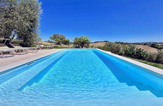 the Ginestra With Swimming Pool and air Conditioning in Senigallia