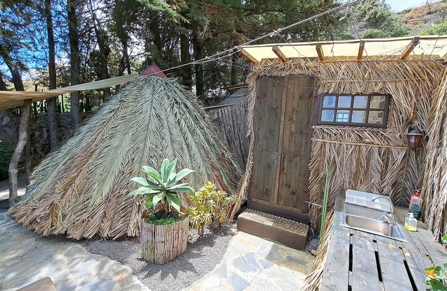 The Glamping, studio tent with bathroom, extra kitchen room, terrace.
