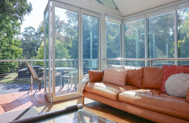 THE GLASS PINNACLE : Bright