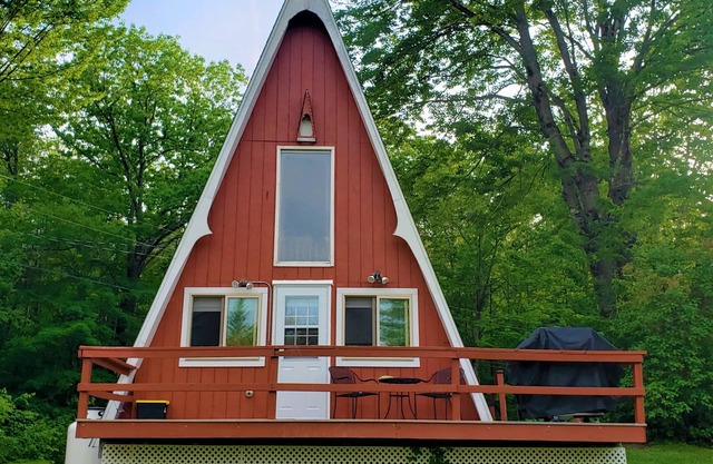 The Gnome Home Cottage located near white mountain NH