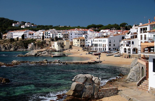 The Golden Oak in Calella Centre - 100m from Beach