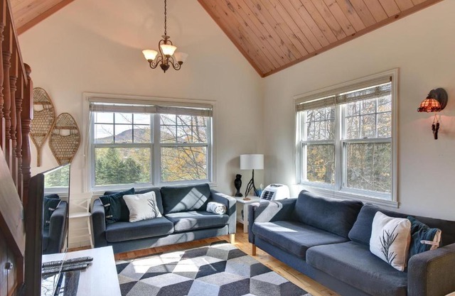 The Golf & Mountain View Retreat by Instant Suites