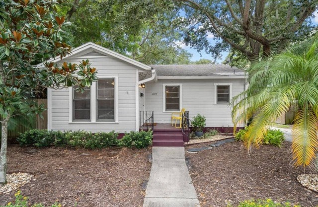 The Grand Hyde Out - Adorable 4BR Hyde Park Home with Hot Tub