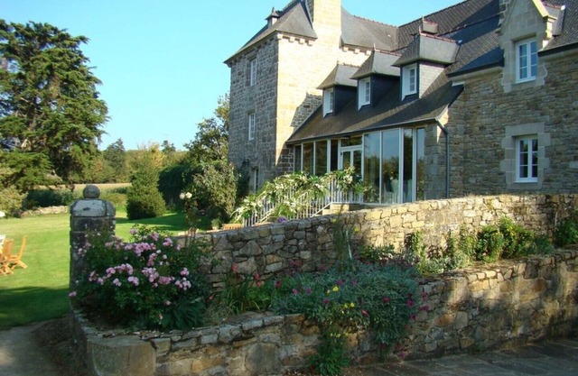 The Grand Manoir and the Closerie du Manoir for 21 people