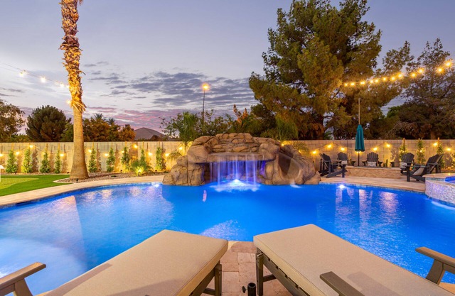 The Grand Saguaro, Heated Pool, Hot Tub, Pickleball, Sleeps 27